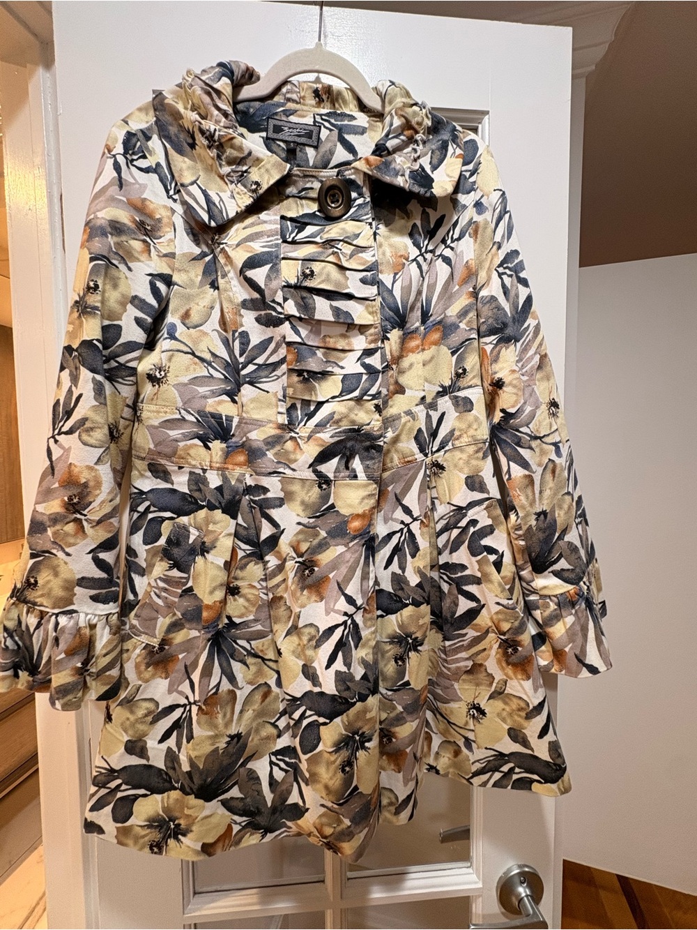 Floral Ruffled Trench Coat in Yellow & Black 97% Cotton